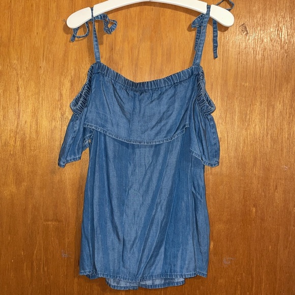 •LUCKY BRAND•CHAMBRAY BUTTON & RUFFLE FRONT OFF-THE-SHOULDER BLOUSE SIZE MEDIUM - Picture 5 of 9